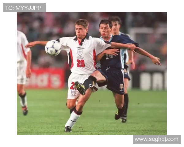 天下足球经典十大球星盘点 揭示足坛历史上的传奇巨星风采